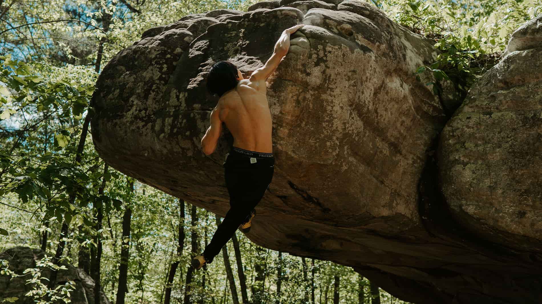 3 destinos cercanos donde practicar bouldering en invierno